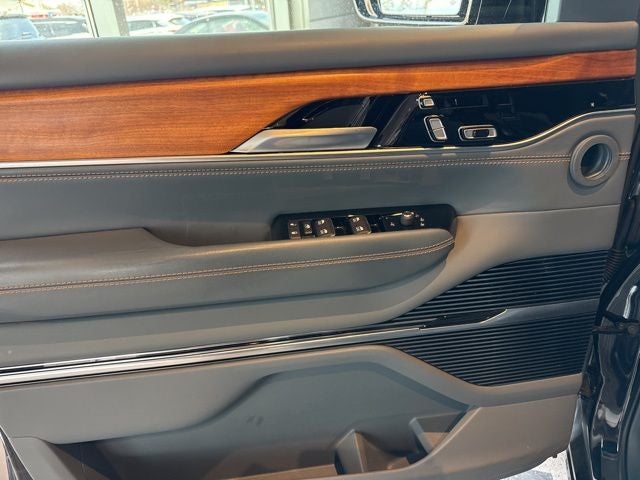 2023 Jeep Grand Wagoneer L Series III