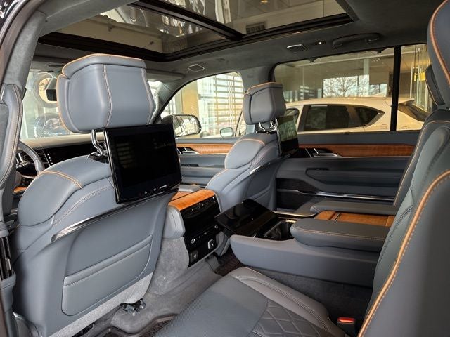 2023 Jeep Grand Wagoneer L Series III