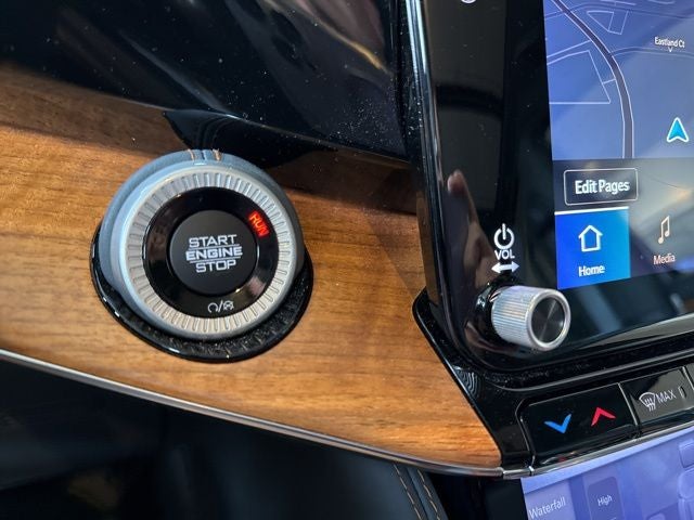 2023 Jeep Grand Wagoneer L Series III