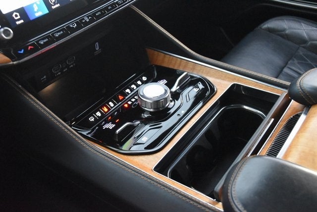 2022 Jeep Grand Wagoneer Series III