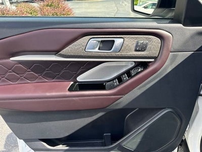 2025 Ford Explorer Platinum