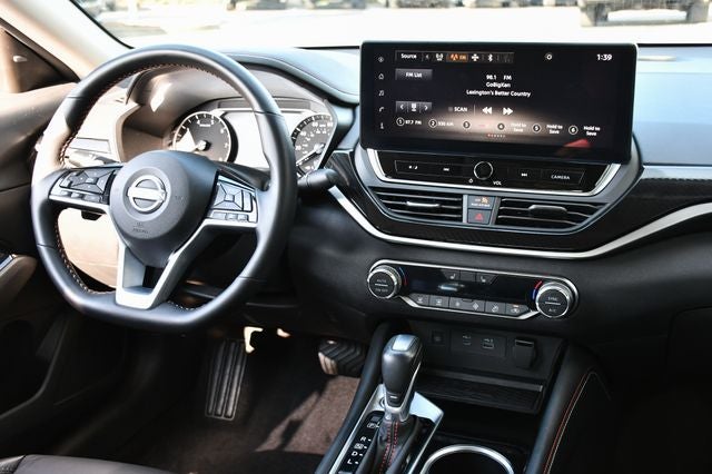 2025 Nissan Altima 2.5 SR