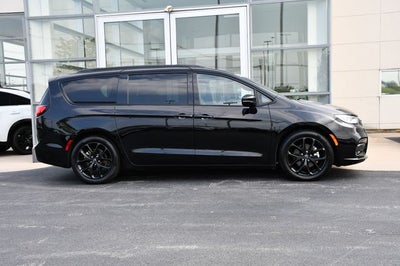 2025 Chrysler Pacifica Limited