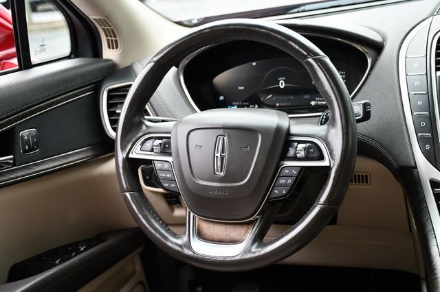 2019 Lincoln Nautilus Select