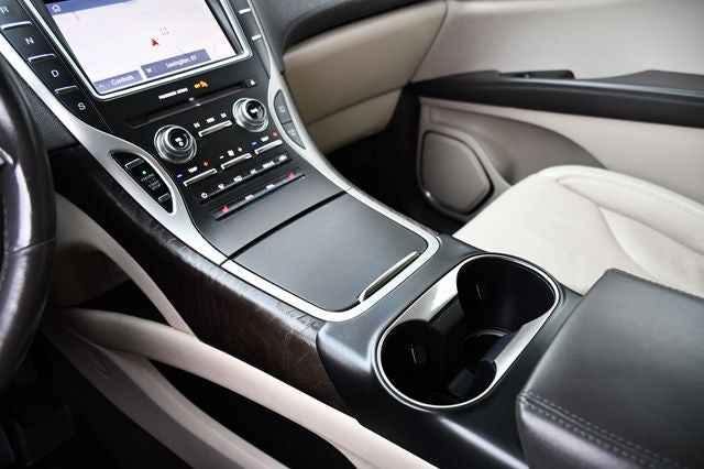 2019 Lincoln Nautilus Select