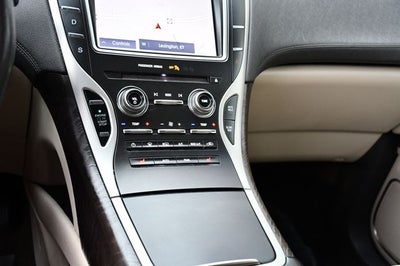 2019 Lincoln Nautilus Select
