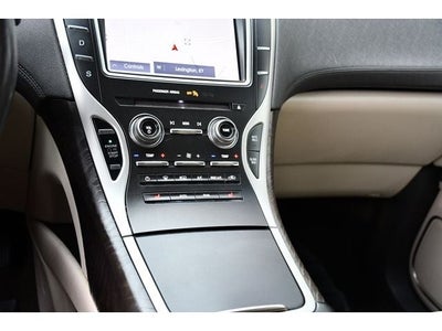 2019 Lincoln Nautilus Select