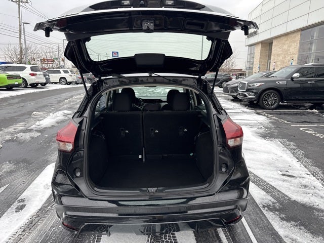 2022 Nissan Kicks SV