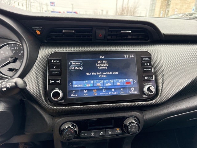 2022 Nissan Kicks SV