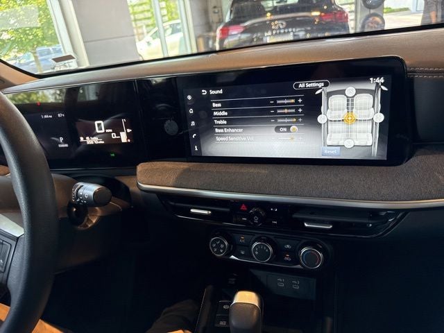 2025 Nissan Kicks SV