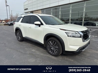 2023 Nissan Pathfinder SL