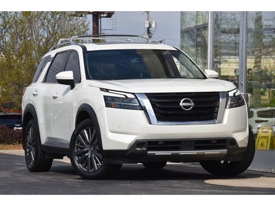 2023 Nissan Pathfinder SL