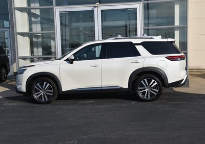 2023 Nissan Pathfinder Platinum