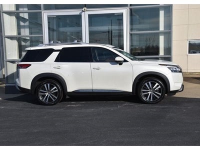 2023 Nissan Pathfinder Platinum