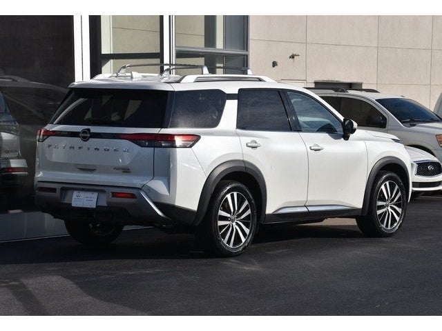2023 Nissan Pathfinder Platinum