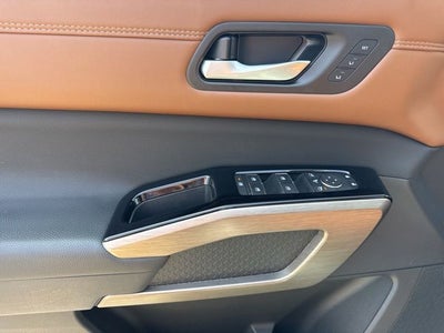2025 Nissan Pathfinder Platinum