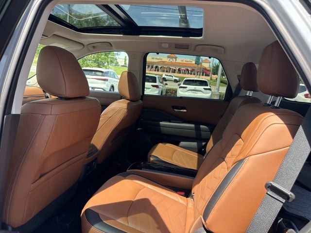 2025 Nissan Pathfinder Platinum