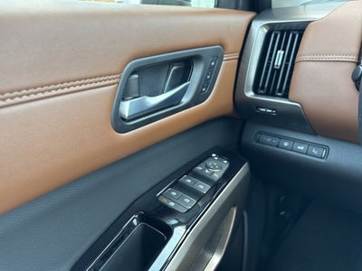 2025 Nissan Pathfinder Platinum