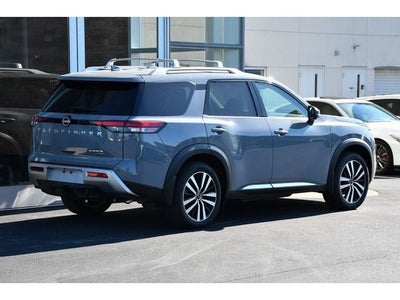 2025 Nissan Pathfinder Platinum