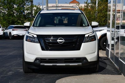 2023 Nissan Pathfinder Platinum