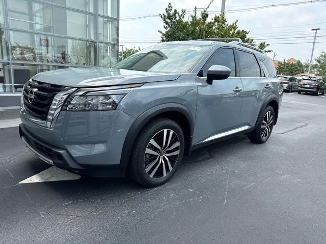 2025 Nissan Pathfinder Platinum