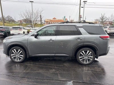 2022 Nissan Pathfinder Platinum