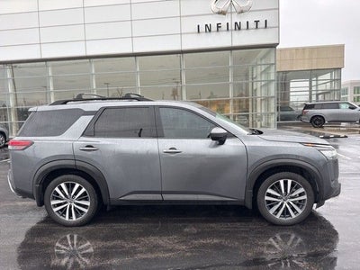 2022 Nissan Pathfinder Platinum