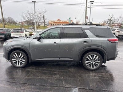 2022 Nissan Pathfinder Platinum