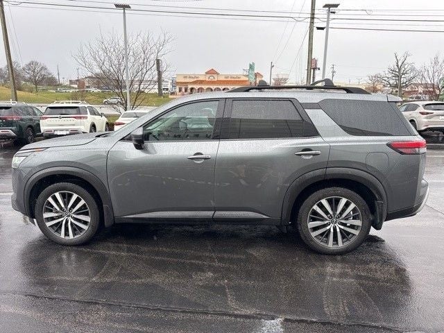 2022 Nissan Pathfinder Platinum