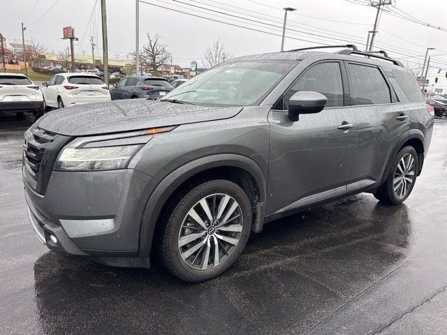 2022 Nissan Pathfinder Platinum