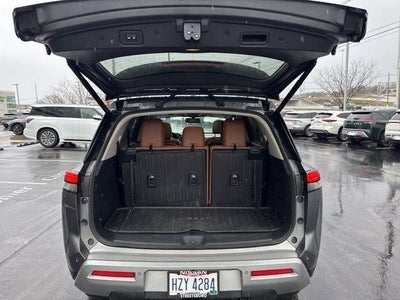 2022 Nissan Pathfinder Platinum