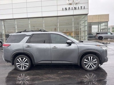 2022 Nissan Pathfinder Platinum