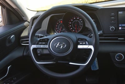 2022 Hyundai Elantra SE