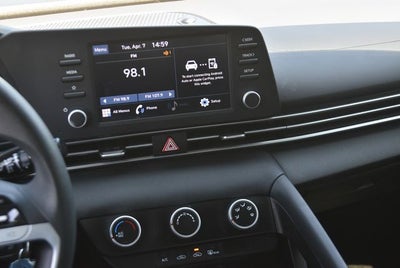 2022 Hyundai Elantra SE