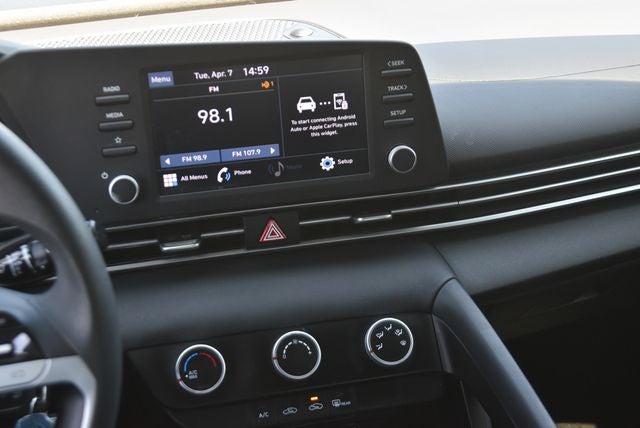 2022 Hyundai Elantra SE