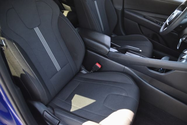 2022 Hyundai Elantra SE
