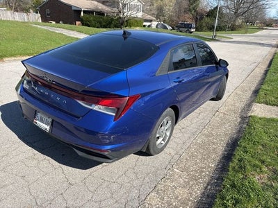 2022 Hyundai Elantra SE