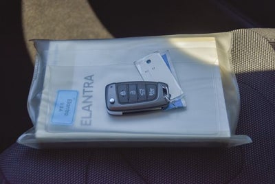 2022 Hyundai Elantra SE