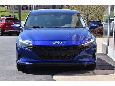 2022 Hyundai Elantra SE