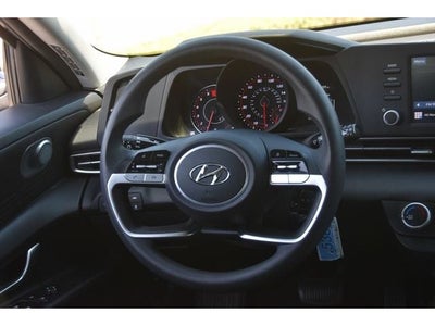 2022 Hyundai Elantra SE