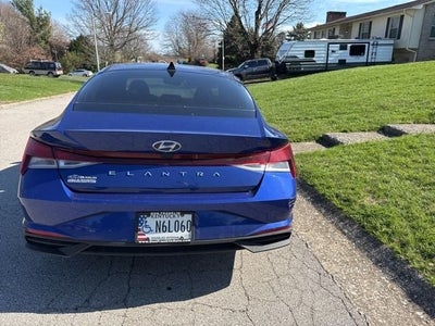 2022 Hyundai Elantra SE
