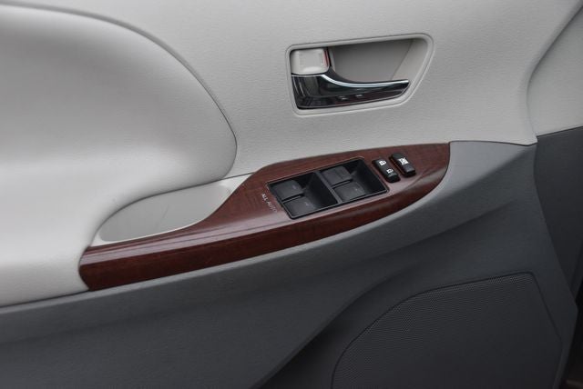 2013 Toyota Sienna XLE