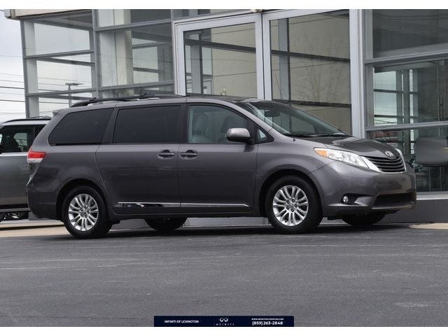 2013 Toyota Sienna XLE