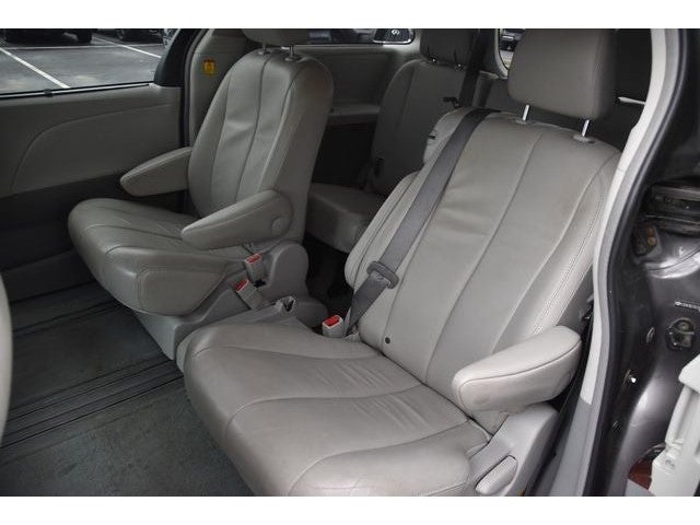 2013 Toyota Sienna XLE