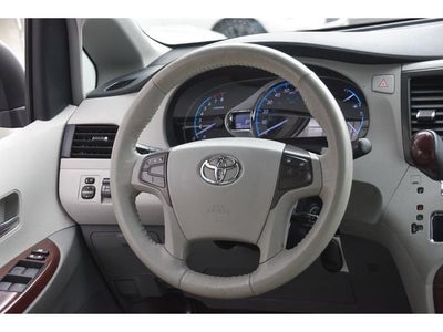 2013 Toyota Sienna XLE