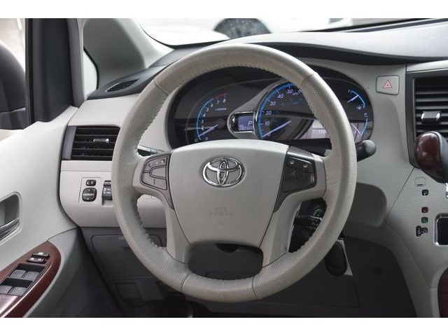 2013 Toyota Sienna XLE