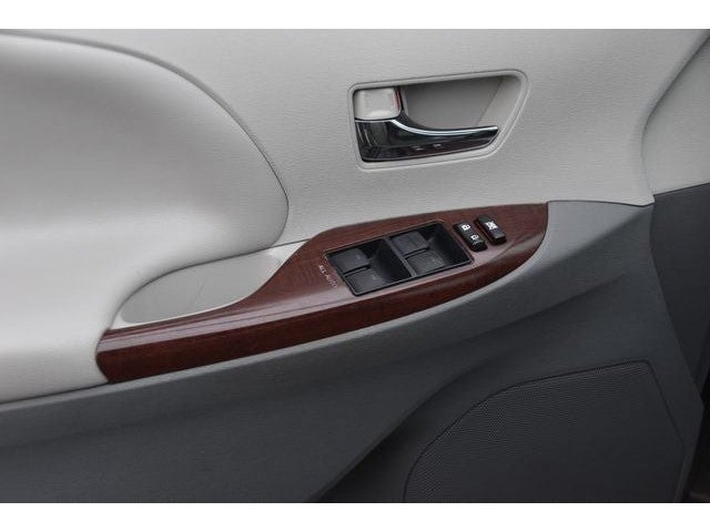 2013 Toyota Sienna XLE