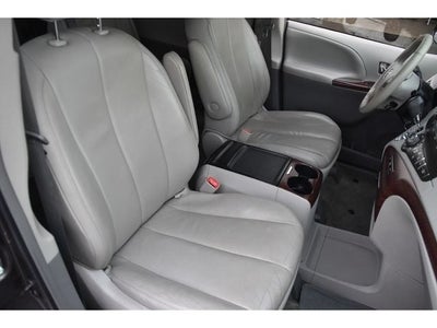 2013 Toyota Sienna XLE