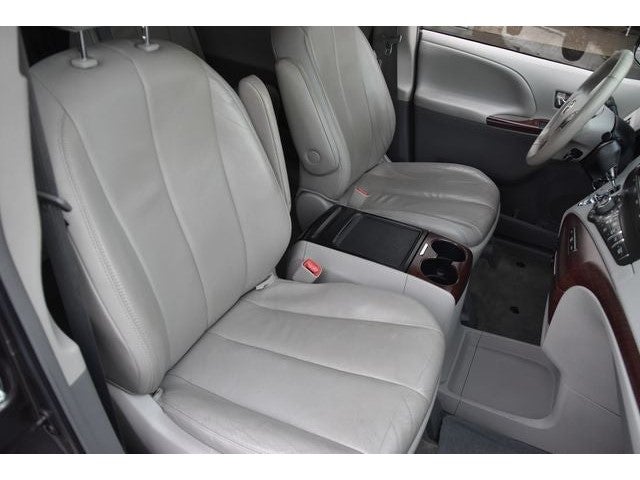 2013 Toyota Sienna XLE