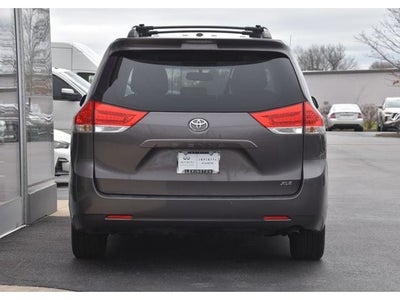 2013 Toyota Sienna XLE
